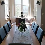 Sunny Garden Cottage, Alle