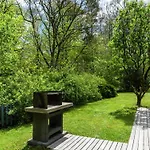 Sunny Garden Cottage, Alle
