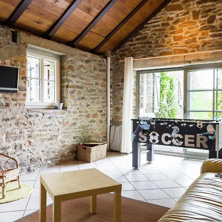 Nyaraló Spacious With Private Garden In Ardennes